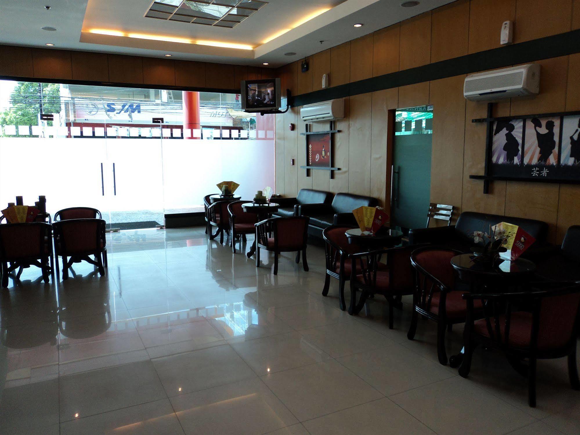 Hotel Sogo Cabanatuan Екстер'єр фото